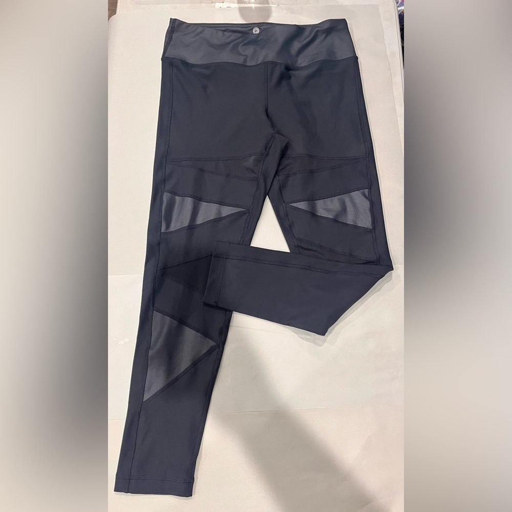 Gray workout leggings